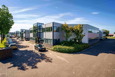 Bekijk foto 2 van Platinastraat 79