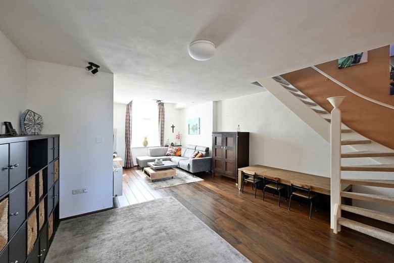 BedrijfsruimteaanLaarstraat 59<br/> inTilburg BedrijfsruimteaanLaarstraat 59<br/> inTilburg