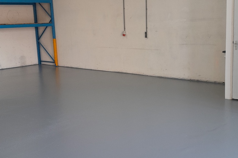 BedrijfsruimteaanBedrijfsweg 82<br/> inVriezenveen