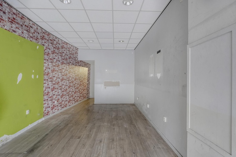 WinkelruimteaanDoezastraat 28<br/> inLeiden WinkelruimteaanDoezastraat 28<br/> inLeiden