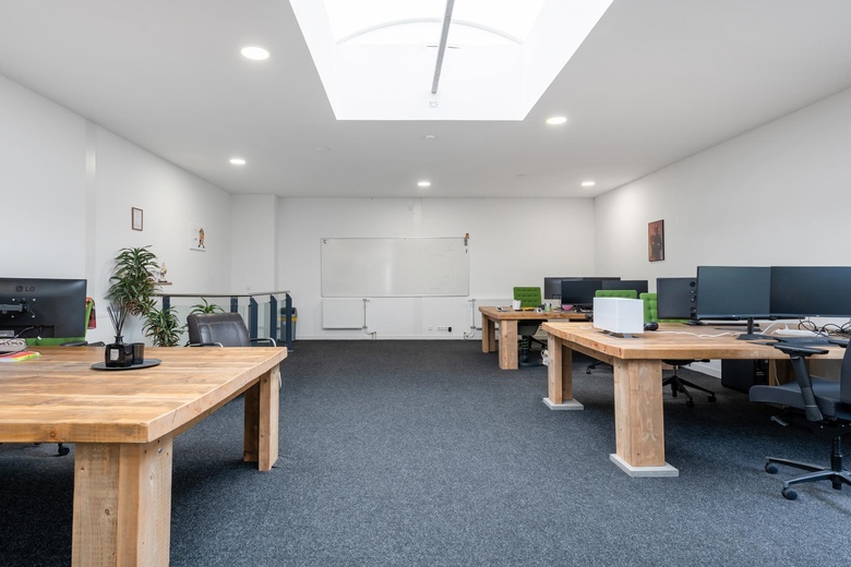 BedrijfsruimteaanKiotoweg 157<br/> inRotterdam