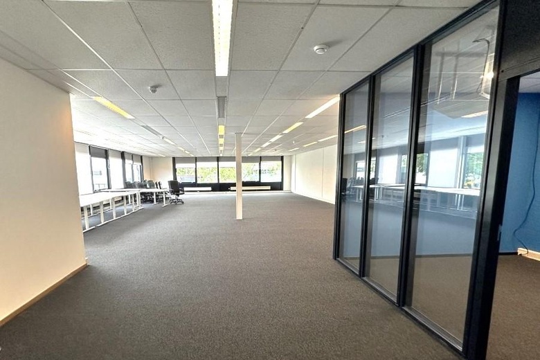 BedrijfsruimteaanParellaan 24<br/> inHoofddorp BedrijfsruimteaanParellaan 24<br/> inHoofddorp